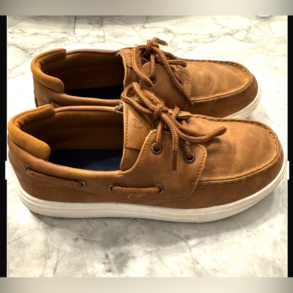 Rockport Boys Size 3 Brown Leather Boat Shoes / Moc Toe Sneakers